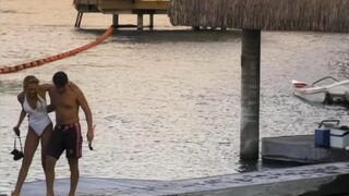 Katja Kean обслуживает двух мужиков — глубокий анал и двойной минет, классика порно 2000-х годов