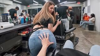 Молодую уборщицу лапают и трахают в барбершопе