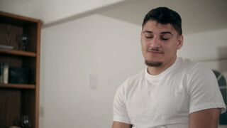 Ситуация в комнате с азиаткой