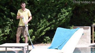 Жмж у бассейна с двумя брюнетками