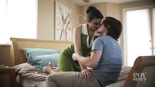 Оставил подарок в пизде у мамки