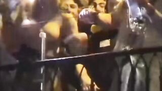 Она смогла ублажить на вписке всех кого смогла ! блондинка на расхват !