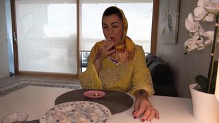 Запретный секс: похотливый пасынок разъебал арабскую мачеху прямо в хиджабе