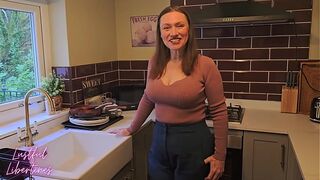 Горячая свекровь выдоила первую порцию спермы рукой — и тут же потребовала вторую внутрь своей мохнатой киски !!!