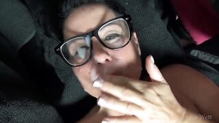 Две сестры-нимфоманки высасывают тебя досуха — глотают всё и кончают от вкуса спермы