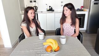 Разрешила переспать с её подругой — свингерский секс втроём, все дыры заняты и сперма везде