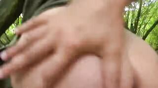 Выгодное предложение от сочной незнакомки — пышная грудь, мокрая пизда и сперма на попку